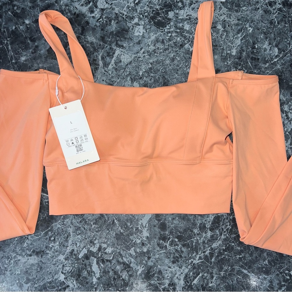 Brand new with tags Halara size L long sleeve athletic crop top